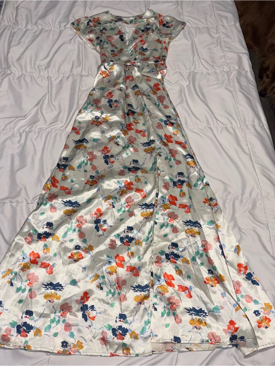 Tularosa Dresses & Skirts - TULAROSA Maxi Adjustable Wrap Dress Bloom XL Satin Silky Floral Short Sleeve